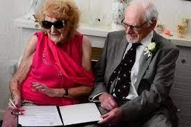 Par se vjenčao u devetoj deceniji života