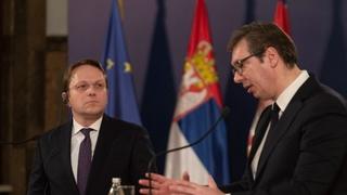 Vučić danas s komesarom za proširenje EU Varheljijem