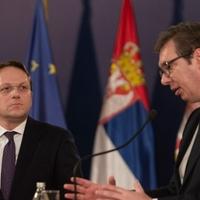 Vučić danas s komesarom za proširenje EU Varheljijem