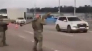 Ovaj snimak najbolje pokazuje totalni haos koji je vladao na ulicama Moskve
