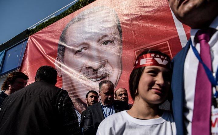 Protesti u Turskoj protiv Erdogana: 13 osoba uhapšeno, predloženo produženje vanrednog stanja u zemlji
