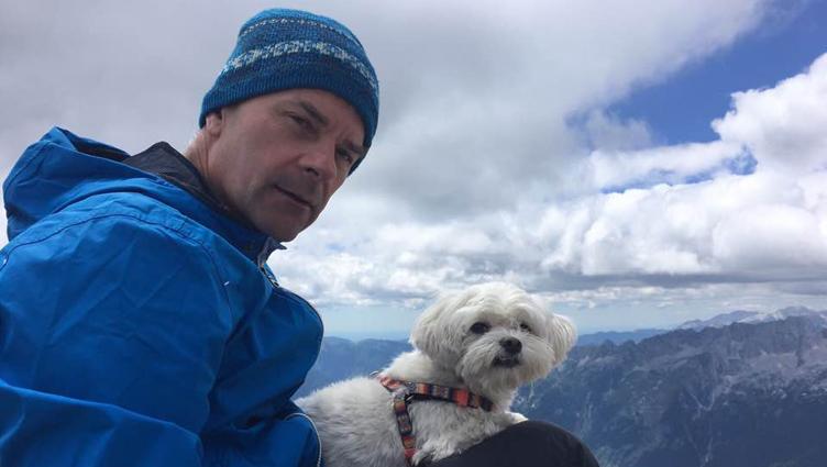 Zehrudin Isaković, novinar i alpinista: Na planinske vrhove penjem se sa maltezerom Bulijem