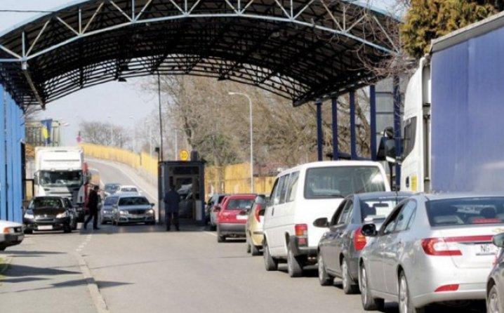 Ususret godišnjim odmorima: Pojačan promet vozila na graničnim prijelazima BiH