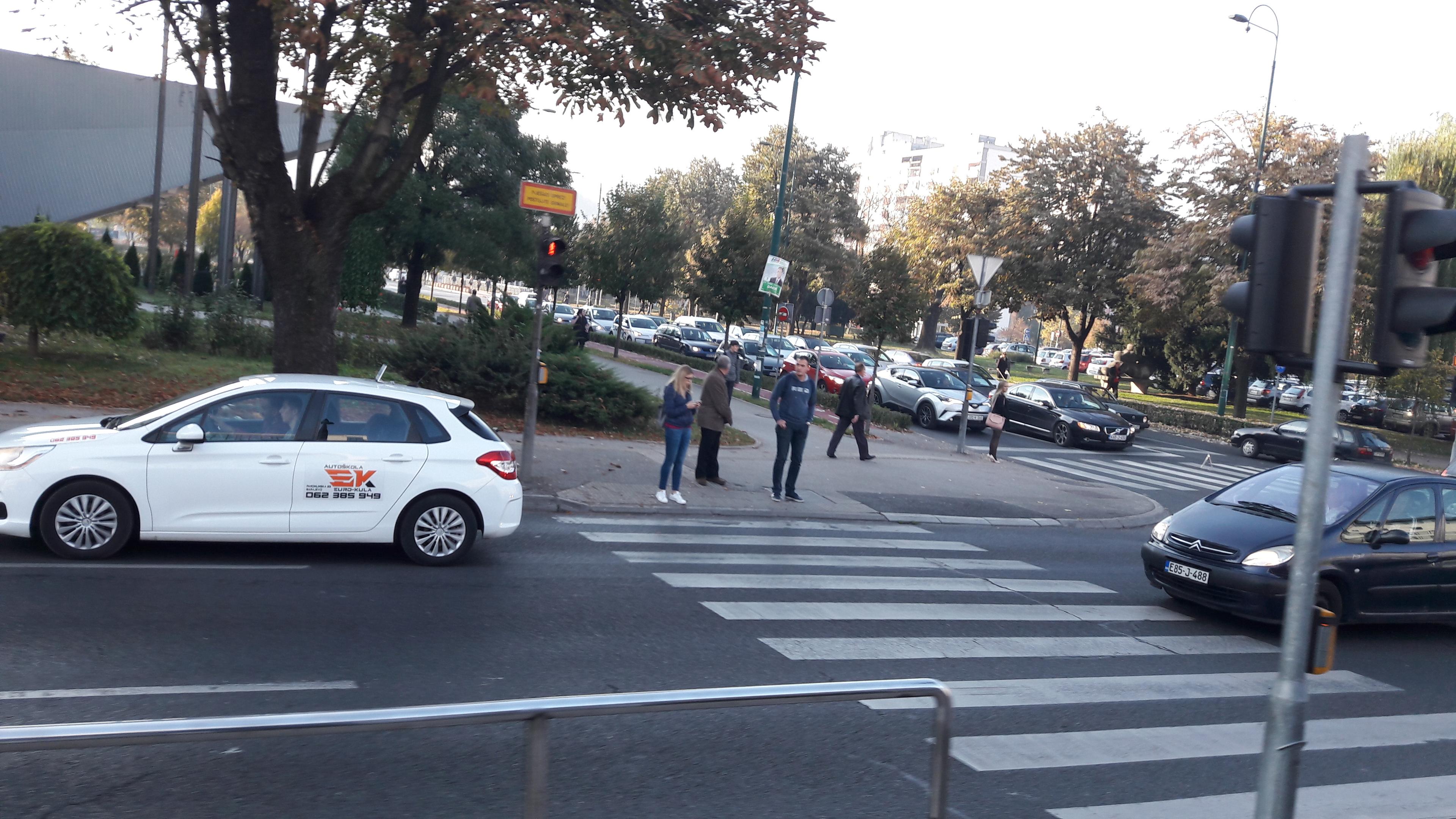 U sarajevskom naselju Pofalići automobil udario pješaka