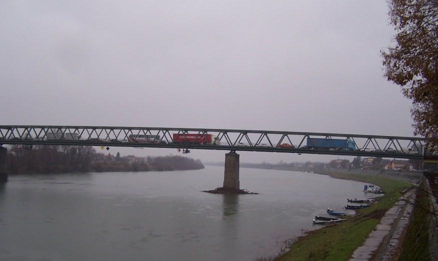 Kolone su neprekidne i preko savskog mosta - Avaz