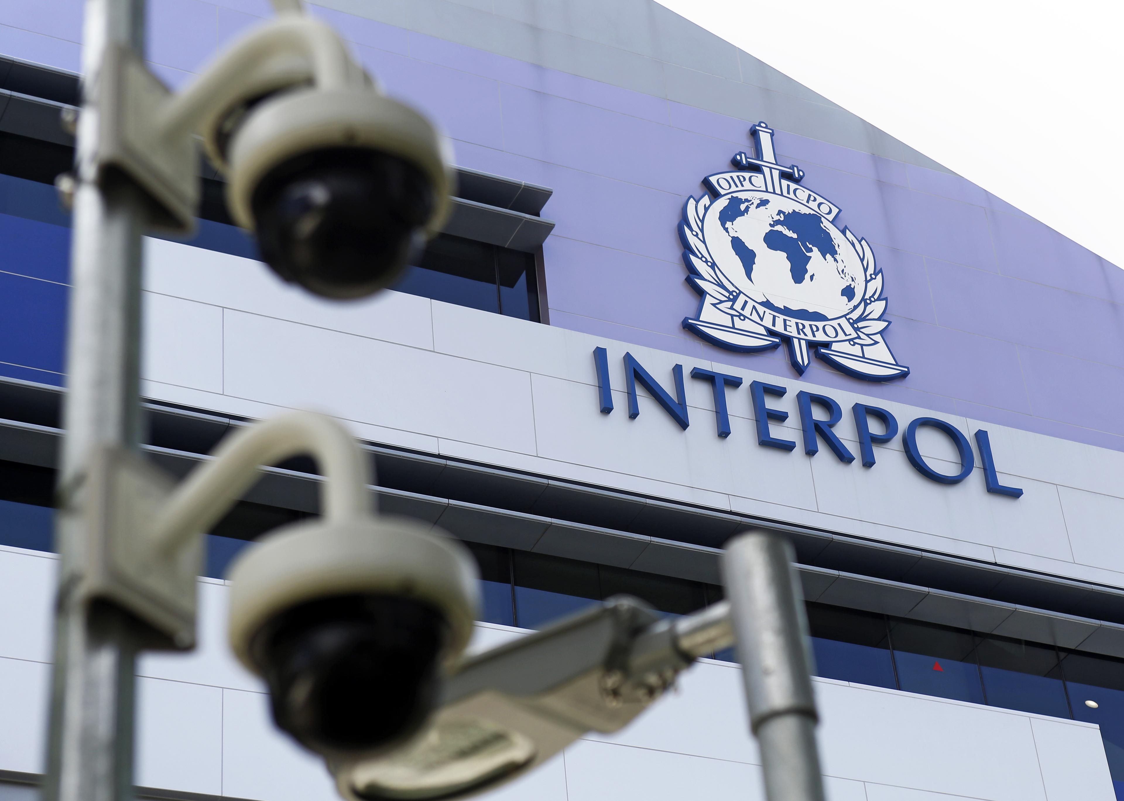 Interpol - Avaz