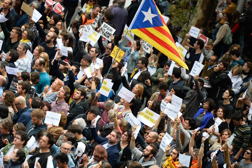 Slovenija i Hong Kong podržali proteste u Kataloniji