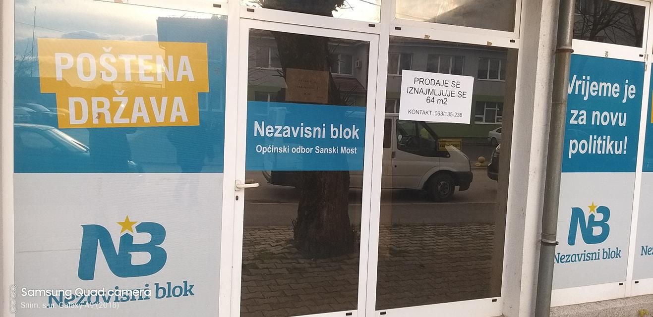 Oglas na vratima prostorija Nezavisnog bloka - Avaz