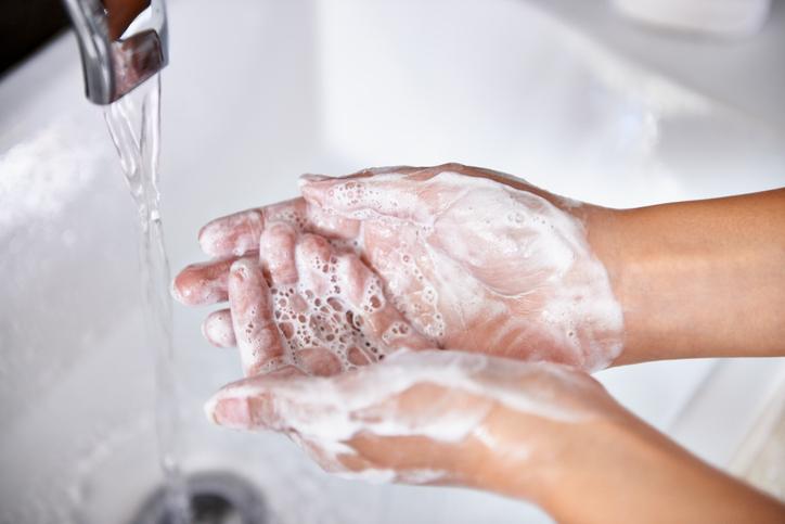 Treba li ruke prati vrućom ili hladnom vodom