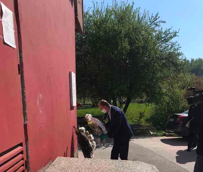 Položeno cvijeće na mjestu masakra - Avaz
