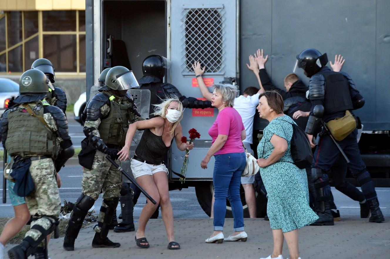 Bjelorusija: Policija pucala na demonstrante, jedna osoba ranjena