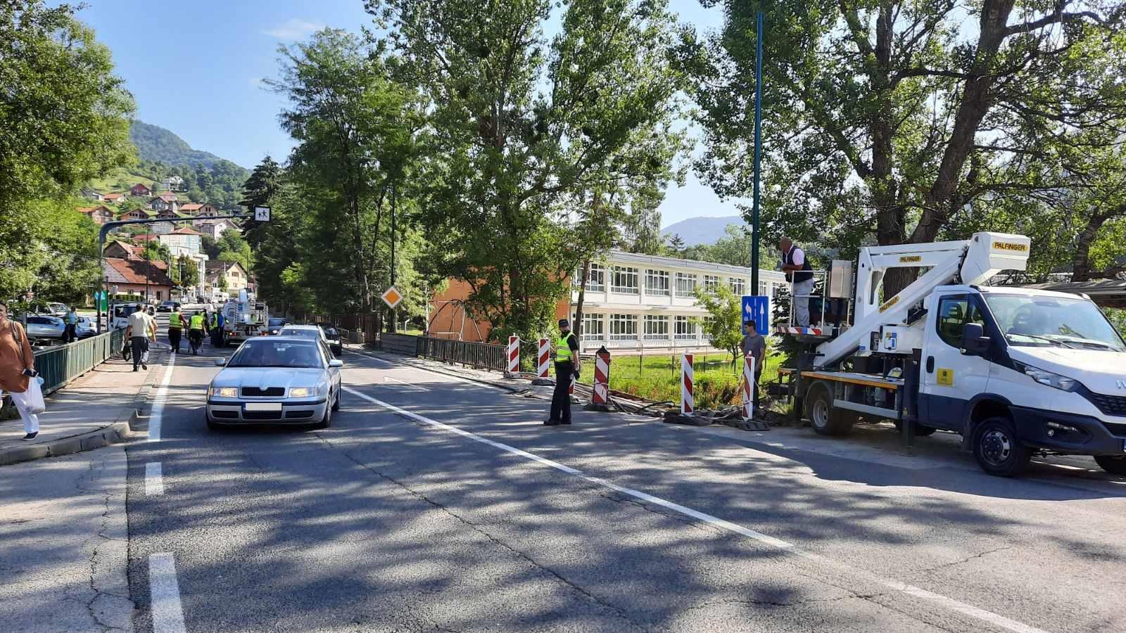 Zbog radova na mostu, usporen saobraćaj u Semizovcu - Avaz