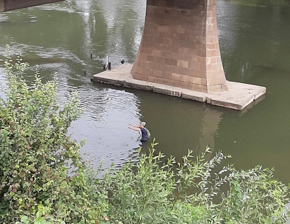 Bježeći od policije, migrant skočio u rijeku Bosnu