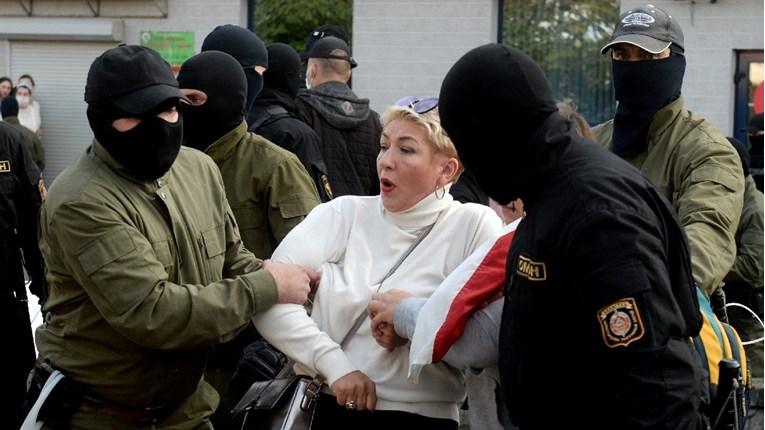 U Minsku se hapse demonstranti, na ulicama je policija u uniformama i fantomkama