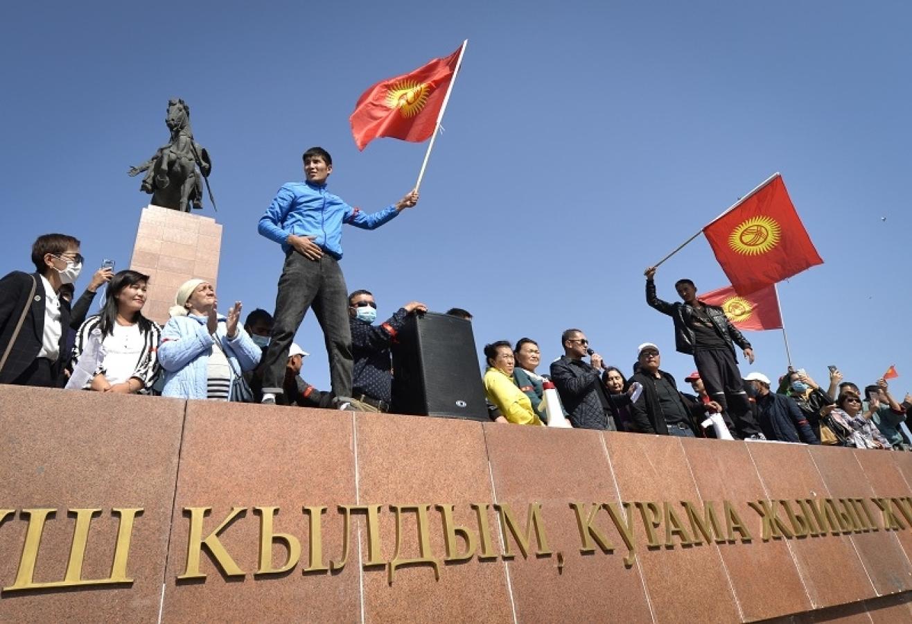 Premijer Kirgistana podnio ostavku, zamijenio ga političar pušten iz zatvora