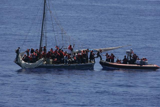 Policija Crne Gore otkrila migrante na jedrilici koja plovi pod zastavom Hrvatske