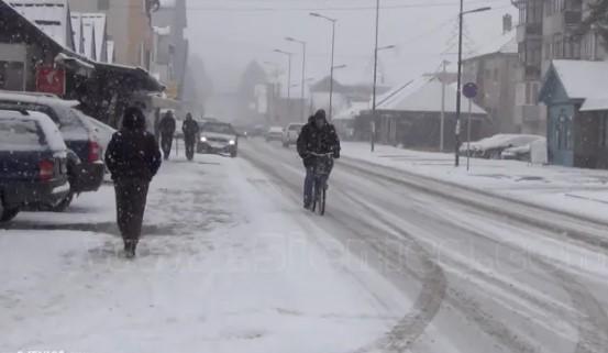 U Sjenici palo više od 30 centimetara snijega - Avaz