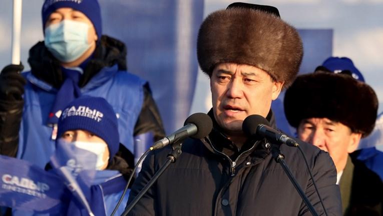 U Kirgistanu će protiv korone koristiti biljni tonik, stručnjaci kažu da je otrov
