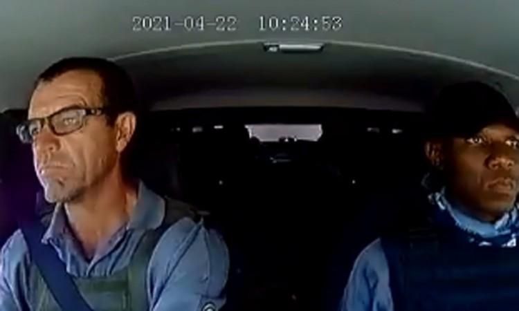 Dramatičan video iz Južnoafričke Republike: Pljačkaši pucali na blindirani kombi u kojem se nalazio novac