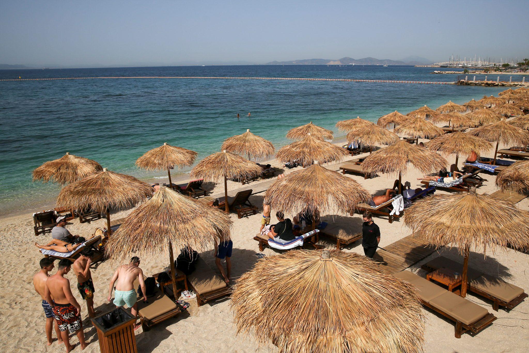 Otvorene plaže u Grčkoj su već pune