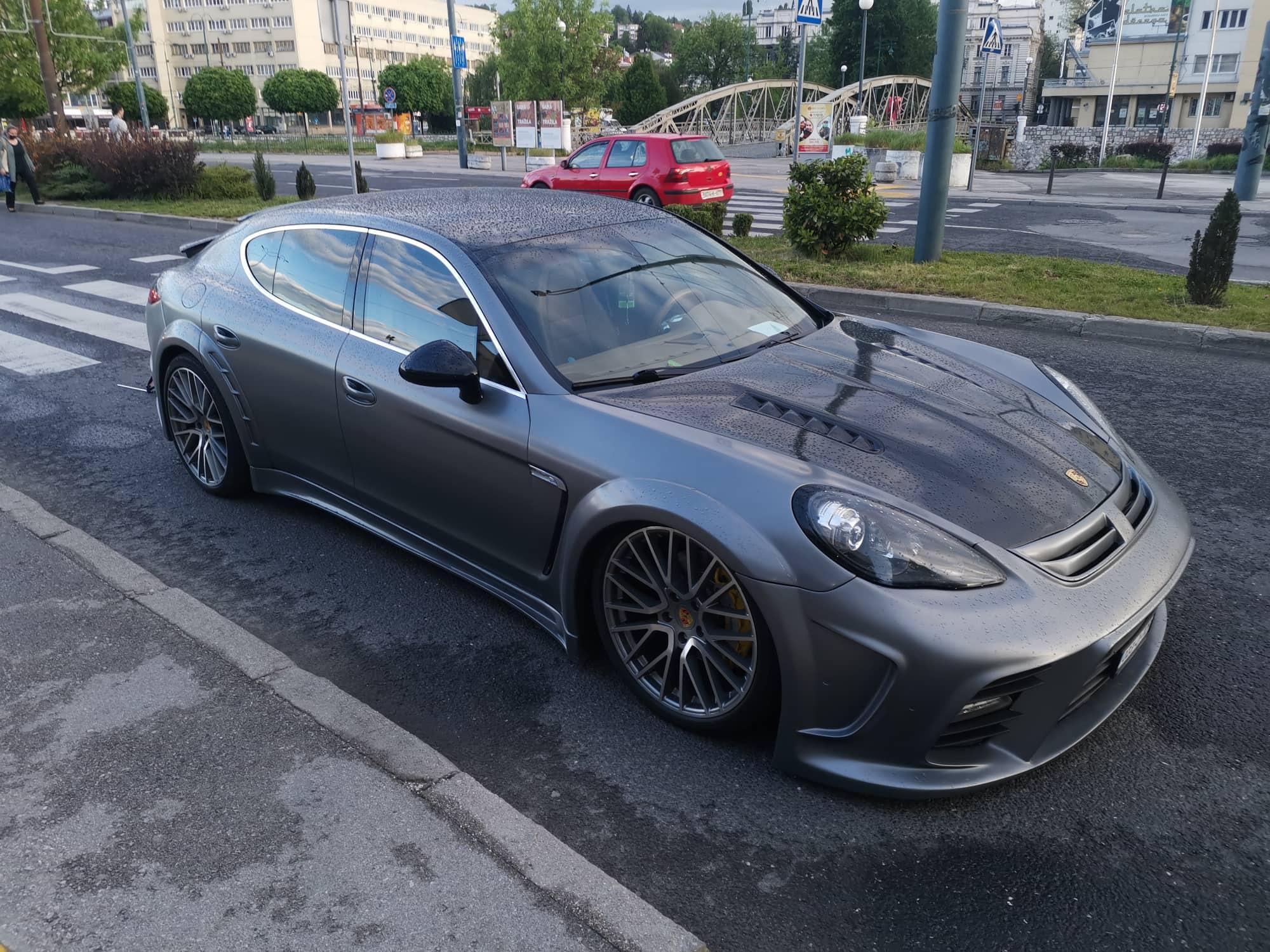 Skupocjeni Porsche ostao u kvaru nasred ulice na Skenderiji?