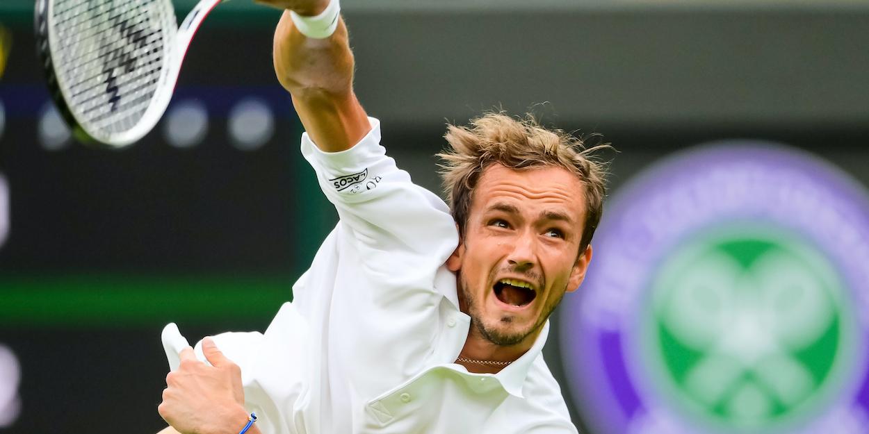 Šok na Vimbldonu, Medvedev ispao i otvorio Federeru put do finala