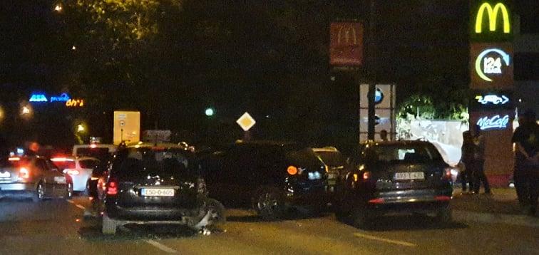Lančani sudar šest vozila u Nedžarićima: Otpadali i točkovi, četvero povrijeđenih