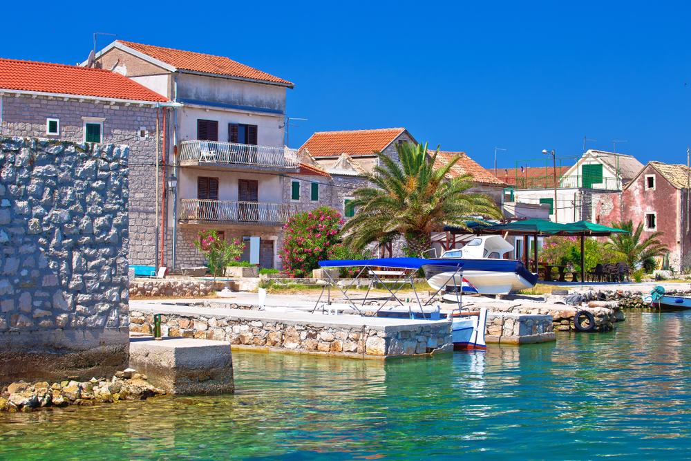 Otok Krapanj jedan od najzanimljivijih otoka Hrvatske