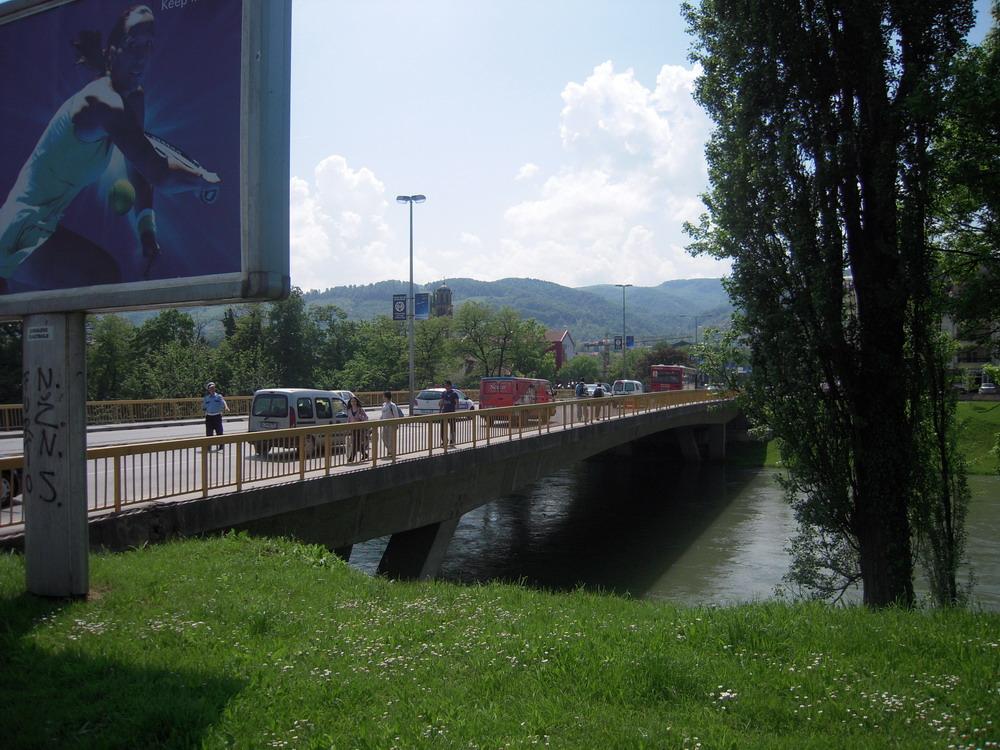 Skočila sa Rebrovačkog mosta u Vrbas - Avaz