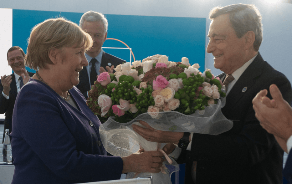 Lideri G20 ispratili Merkel aplauzom i buketom ruža
