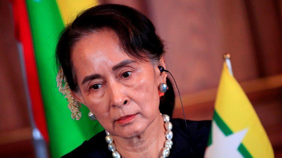 Aung San Su Ći - Avaz