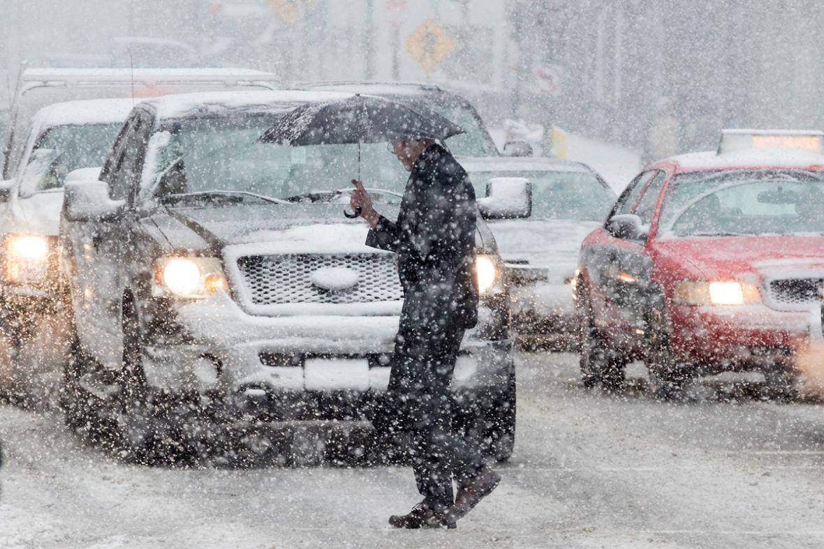 Snježne padavine blokirale autoput u državi Vašington