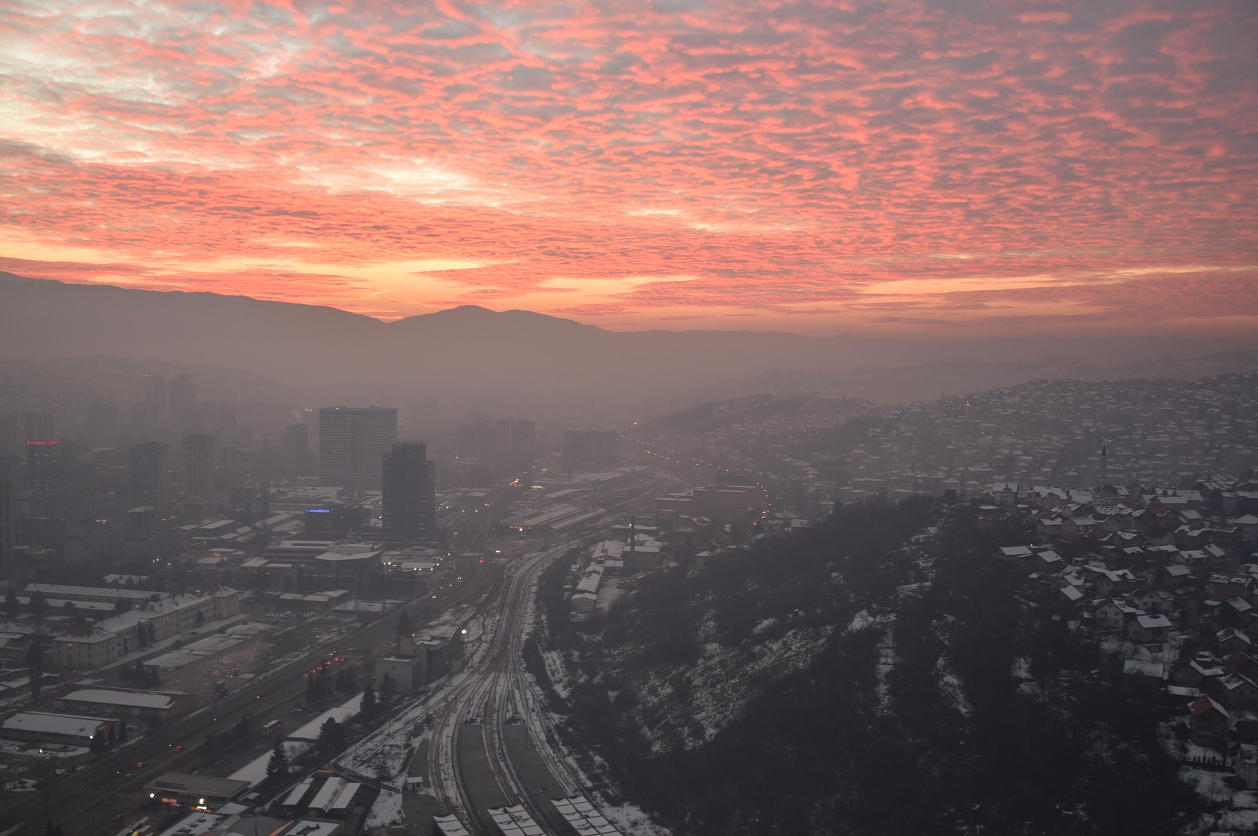 Pogledajte čarobni zalazak sunca u Sarajevu s "Avazovog" tornja
