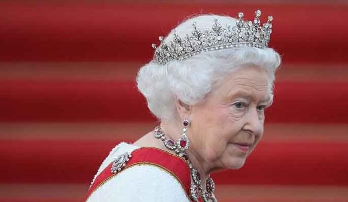 Kraljica Elizabeta: Trenutno nema nikakve simptome - Avaz