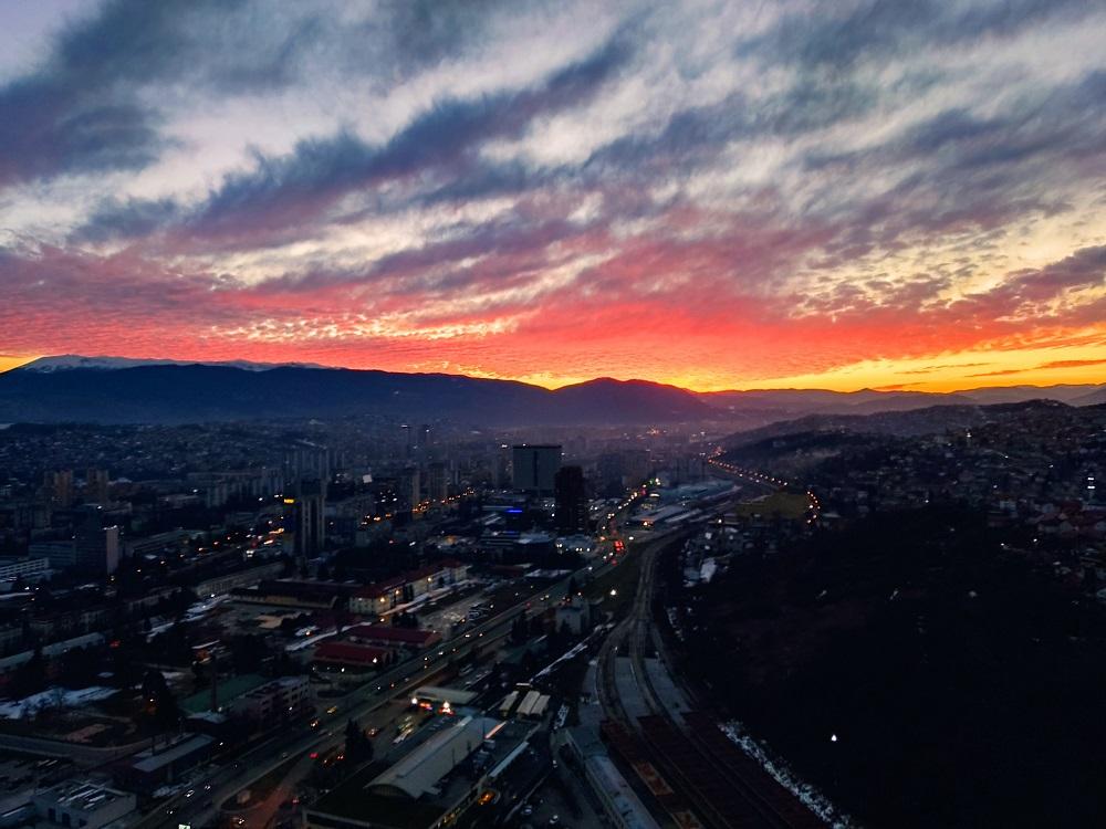 Zalazak sunca u Sarajevu - Avaz