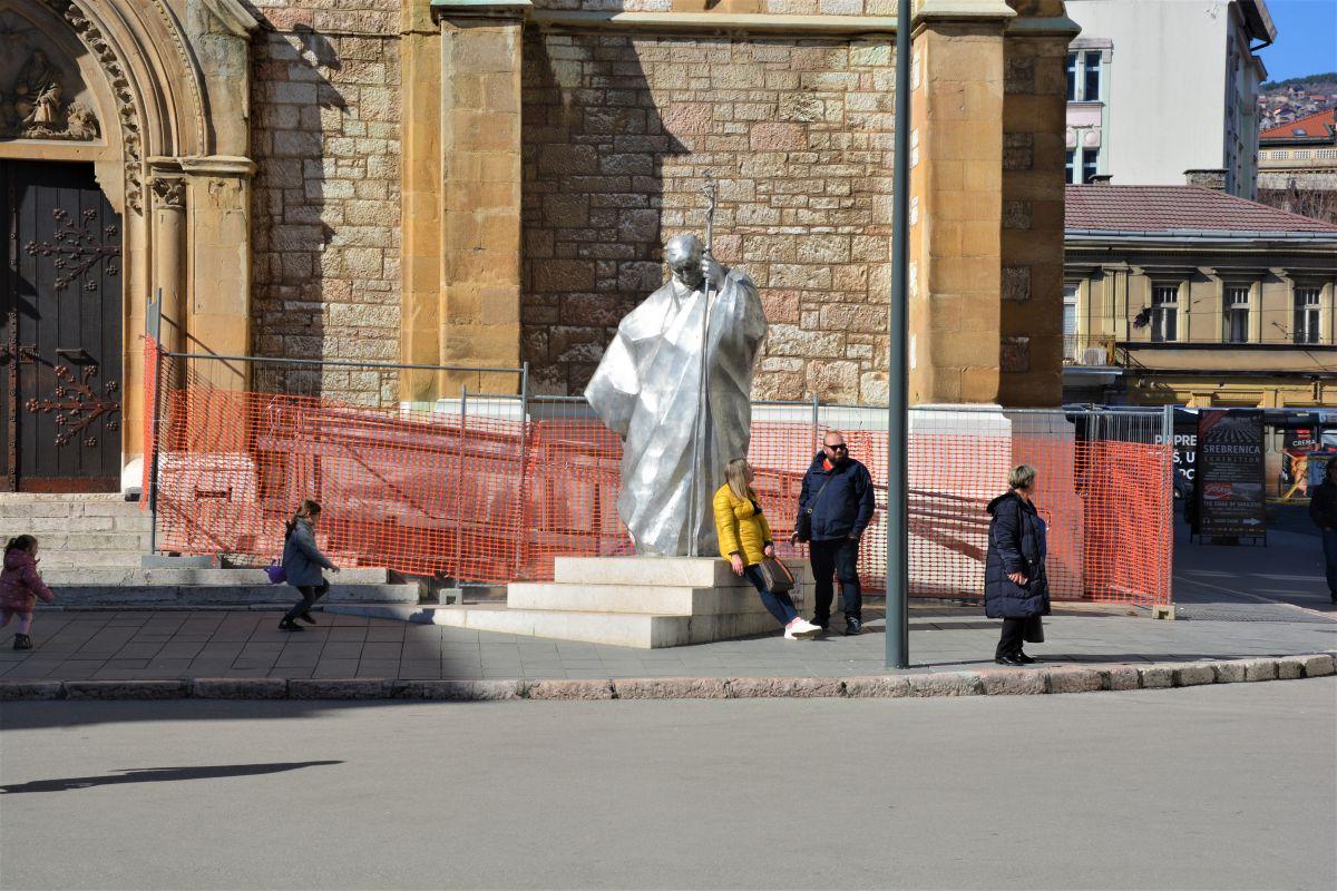 Sanacija invalidske rampe na ulazu Katedrale srca Isusova