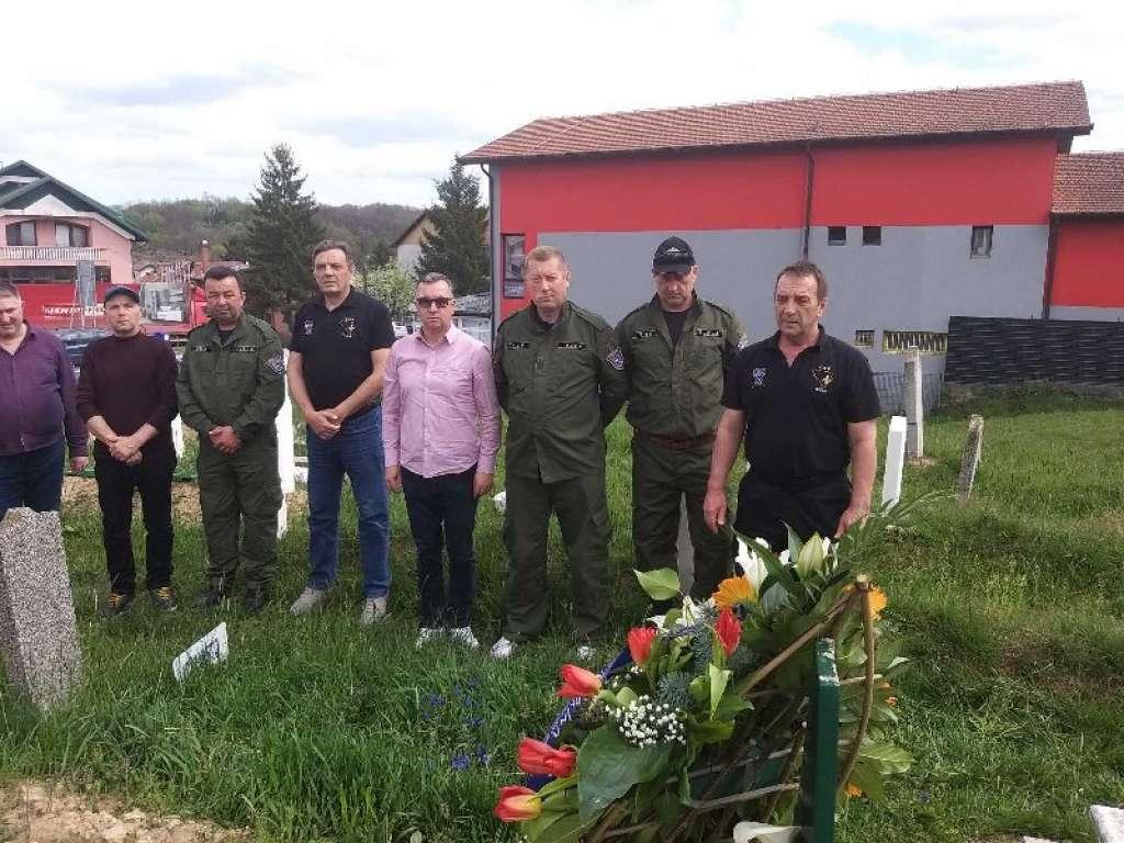 Polaganjem cvijeća i odavanjem počasti počela manifestacija "Aprilski dani otpora u Tuzli"