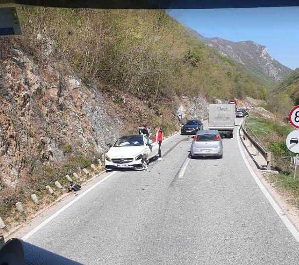 Saobraćajna nesreća: Sudar dva automobila na putu Jajce-Banja Luka