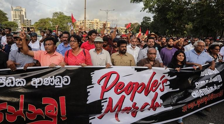 U protestima na Šri Lanki ubijena jedna osoba: Sukobili se demonstranti i policija