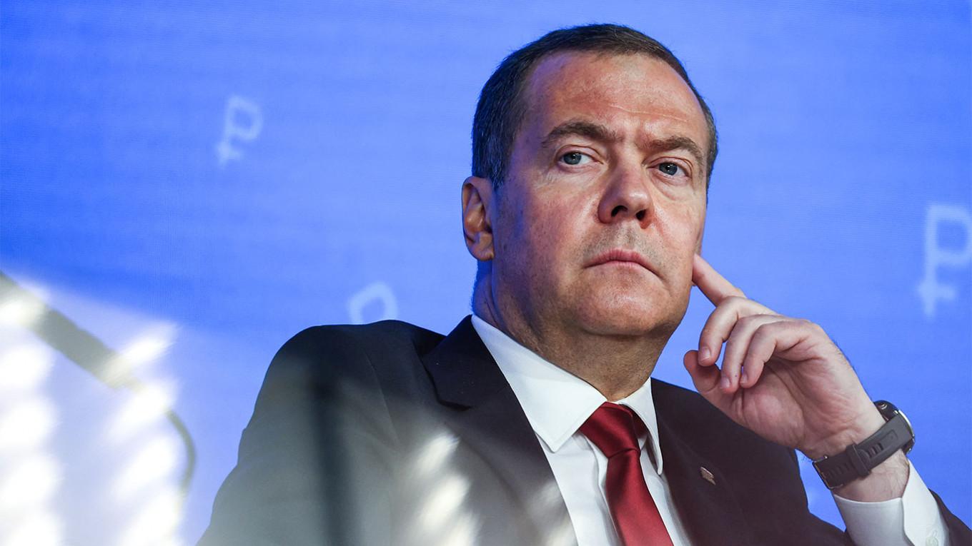 Medvedev: Zapadne zemlje shvatile da ne mogu preživjeti bez Rusije, radujemo se novim sankcijama