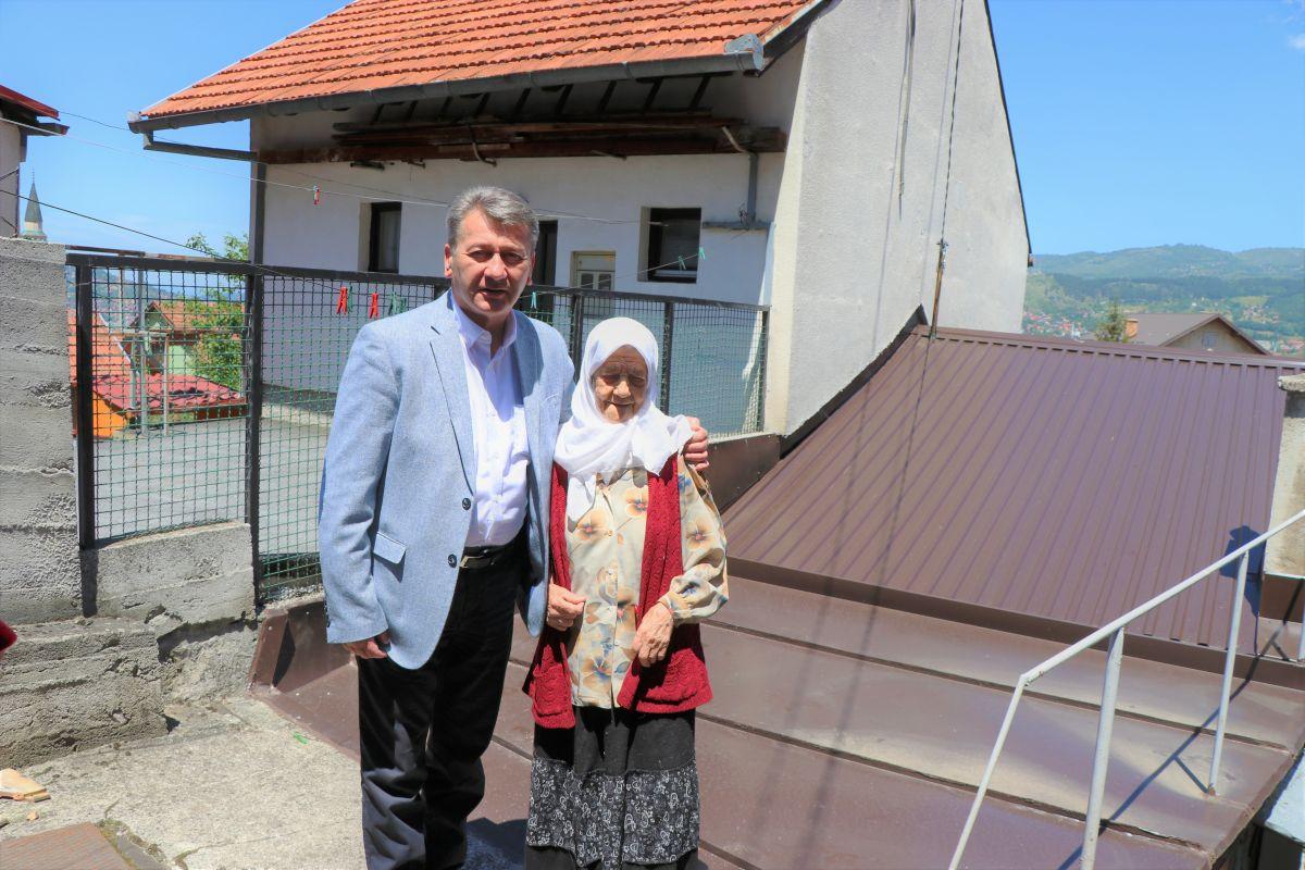 Devedesetogodišnja Raza Mahović sa Mahmutovca dobila novi krov