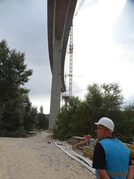 Izgradnja mosta - Avaz