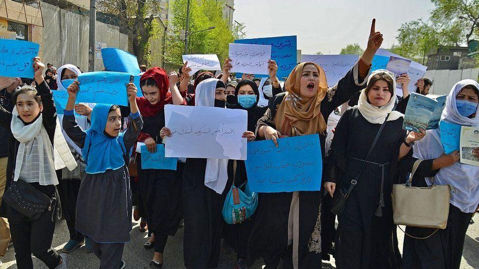 Protesti su održani u glavnom gradu prošlog proljeća, tražeći da se srednje škole ponovo otvore za djevojčice - Avaz