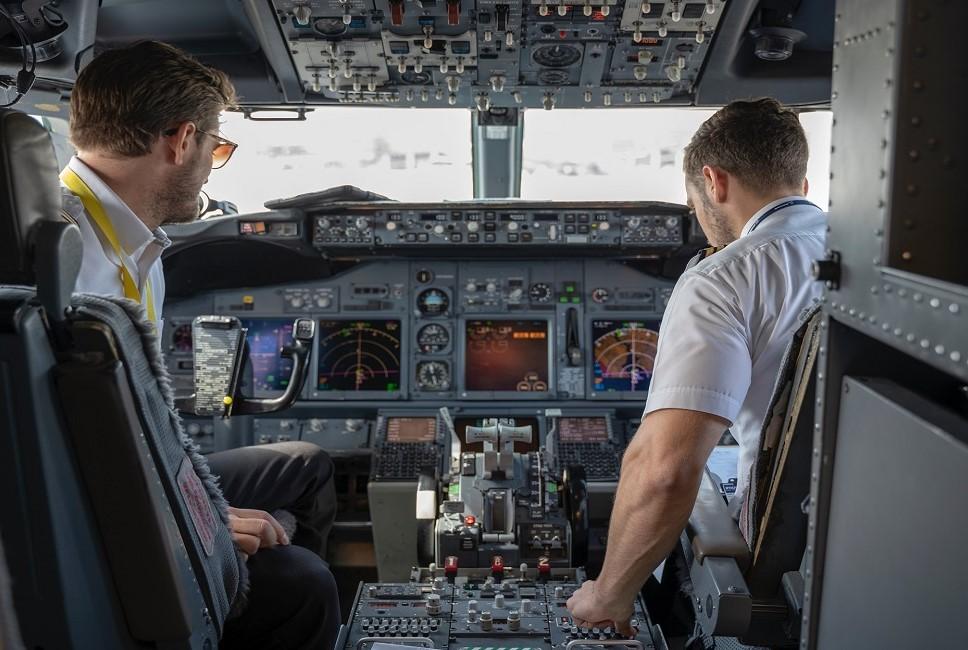 Piloti se pobili tokom leta: Odmah ih aviokompanija suspendovala
