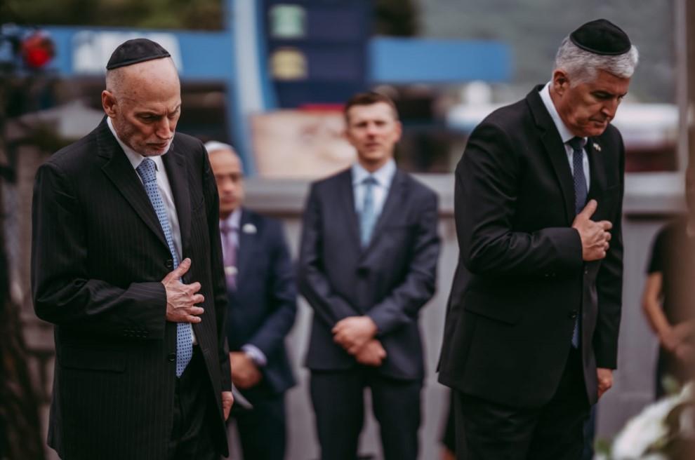 Čović odao počast žrtvama na Jevrejskom groblju u Mostaru: Sastao se sa ambasadorom Izraela