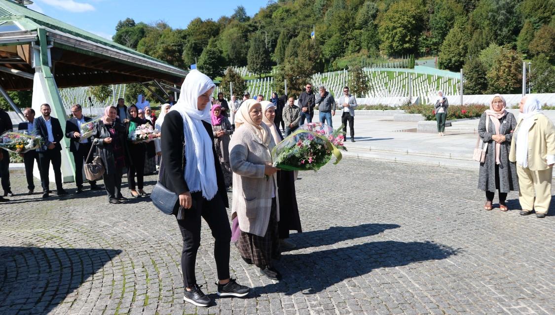 Obilježena 19. godišnjica otvaranja Memorijalnog centra Potočari u i ukopa prvih 107 žrtava genocida