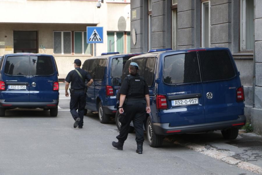 Detalji ubistva starice u Sarajevu: Jedna djevojčica joj čuvala noge, dok ju je druga davila