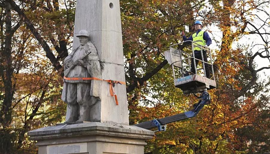 Poljska demontirala četiri spomenika iz komunističkog doba