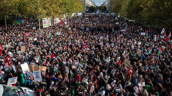 Sa protesta u Parizu - Avaz