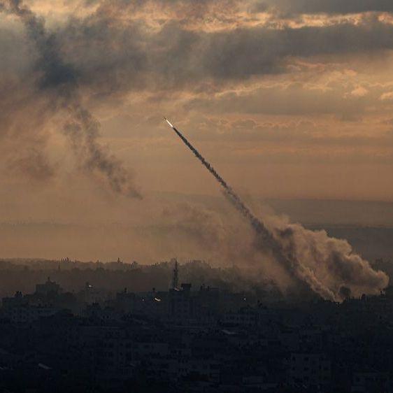 Žena poginula u raketnom napadu iz Pojasa Gaze na Izrael, 16 osoba ranjeno